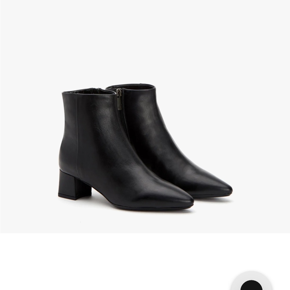 Aquatalia Women's Fuoco Calf Pointed Toe Ankle Boots Black Leather 9.5 classic